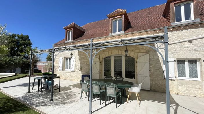 Image No.2-4 Bed House for sale