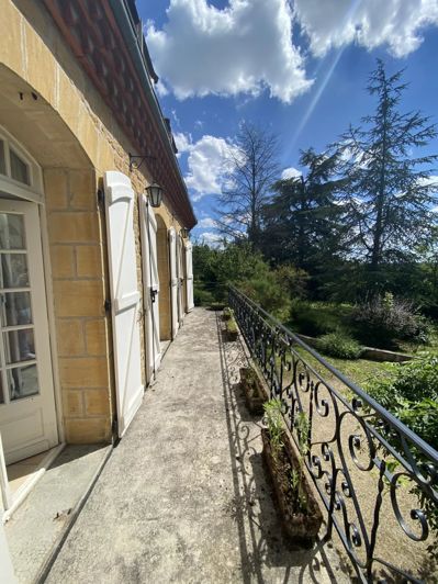 Image No.17-5 Bed House for sale
