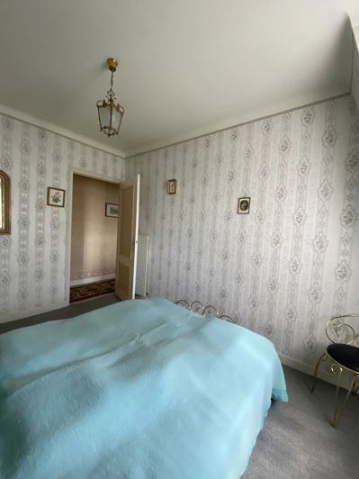Image No.8-5 Bed House for sale