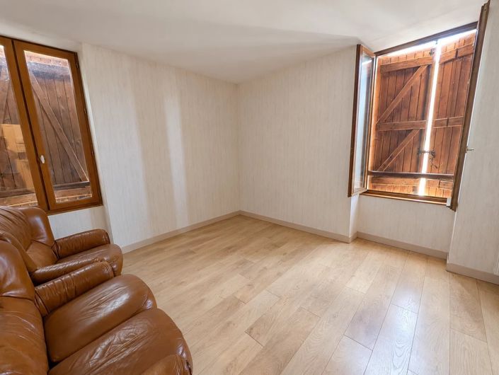 Image No.13-4 Bed House for sale