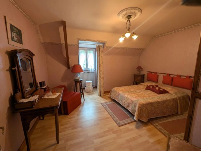 Image No.3-4 Bed House for sale