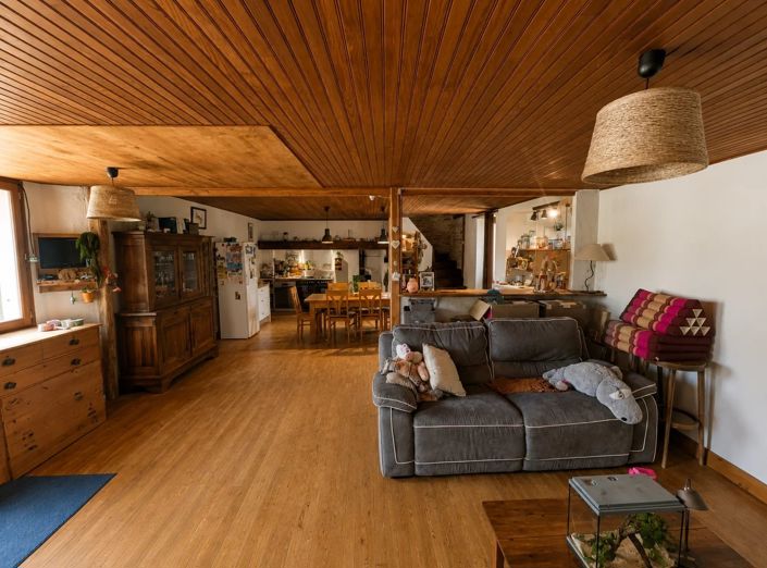 Image No.9-2 Bed House for sale