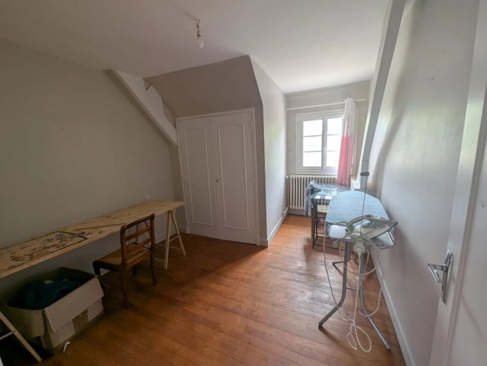 Image No.19-5 Bed House for sale