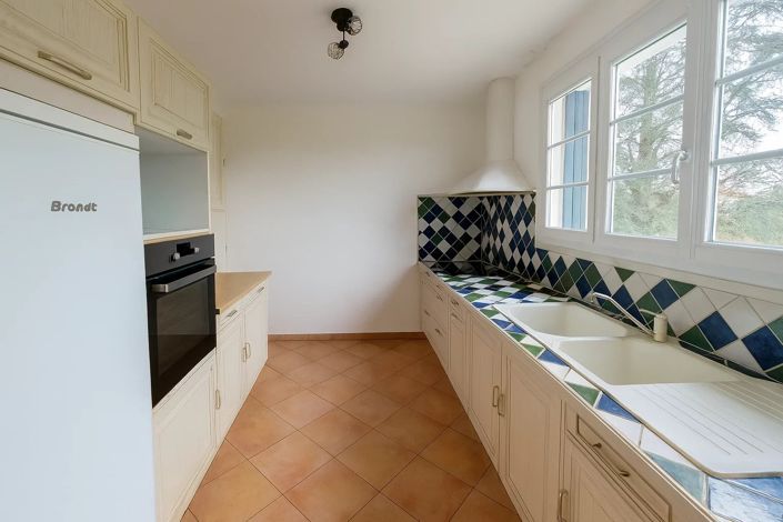 Image No.20-5 Bed House for sale