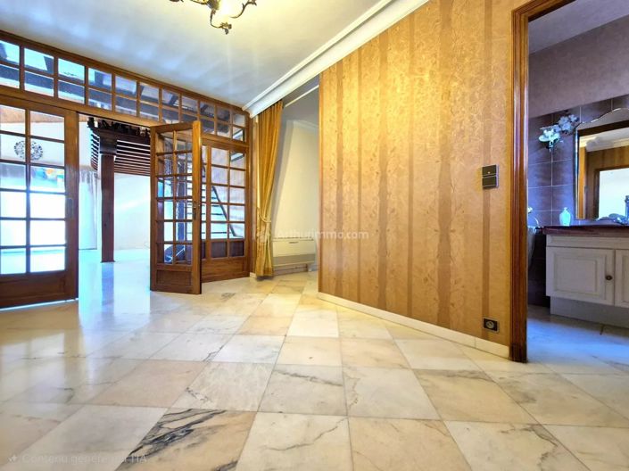 Image No.7-5 Bed House for sale
