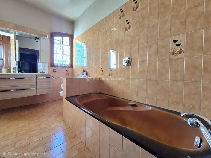 Image No.9-5 Bed House for sale