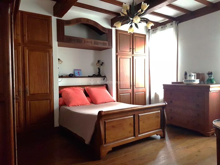 Image No.8-7 Bed House for sale