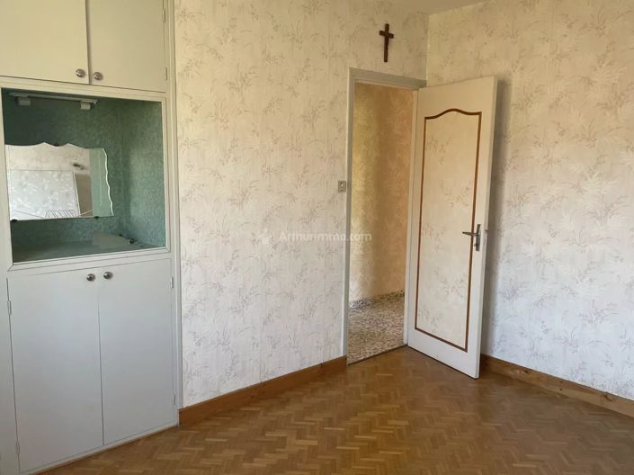 Image No.10-4 Bed House for sale
