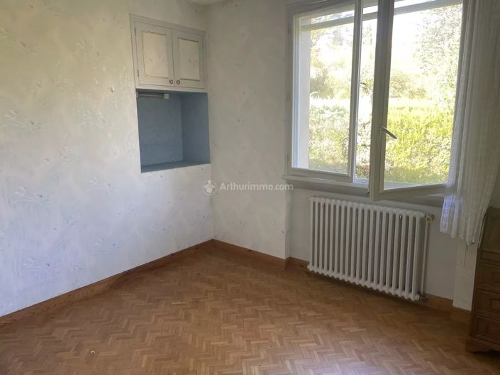 Image No.8-4 Bed House for sale