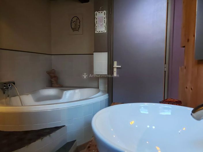 Image No.19-4 Bed House for sale
