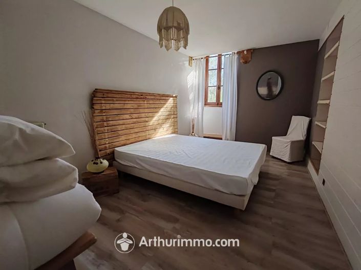 Image No.2-4 Bed House for sale