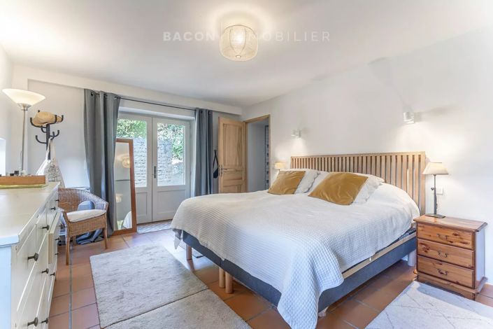Image No.9-4 Bed House for sale