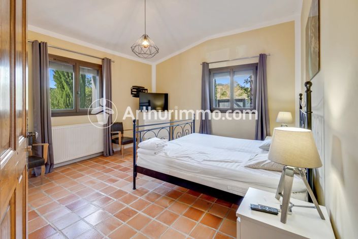Image No.9-4 Bed House for sale
