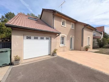 1 - Neufchâteau, Casa