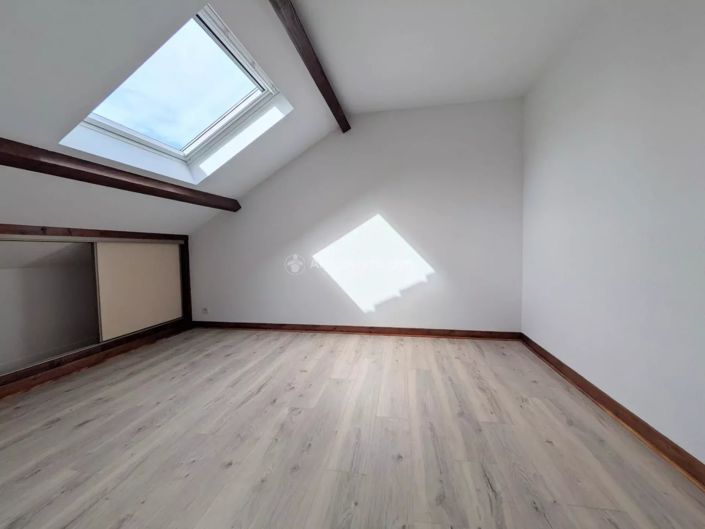 Image No.21-4 Bed House for sale