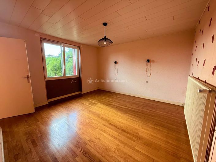 Image No.12-4 Bed House for sale