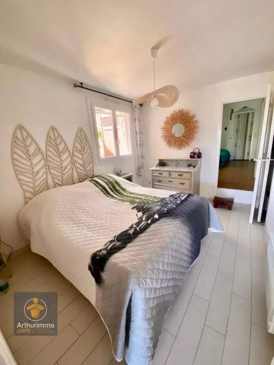 Image No.3-3 Bed House for sale
