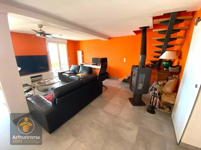Image No.3-4 Bed House for sale