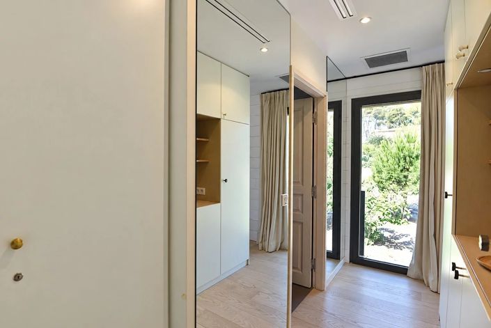 Image No.19-5 Bed House for sale