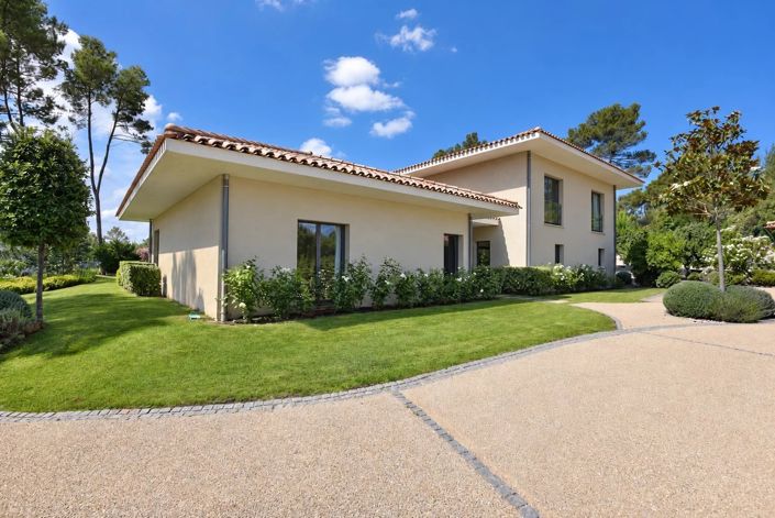 Image No.36-5 Bed House for sale