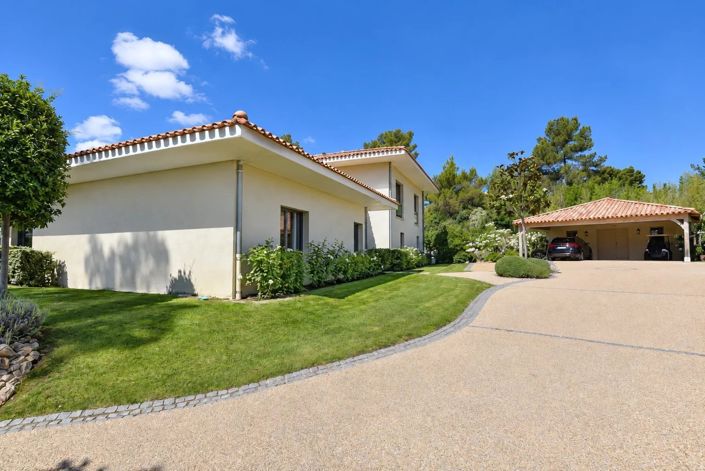 Image No.37-5 Bed House for sale