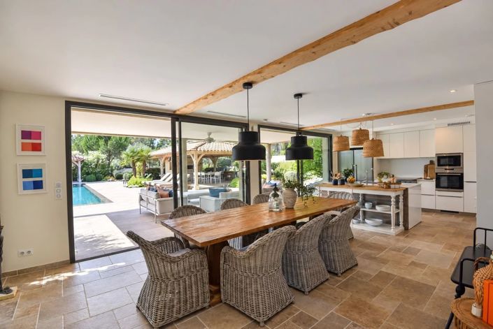 Image No.7-5 Bed House for sale