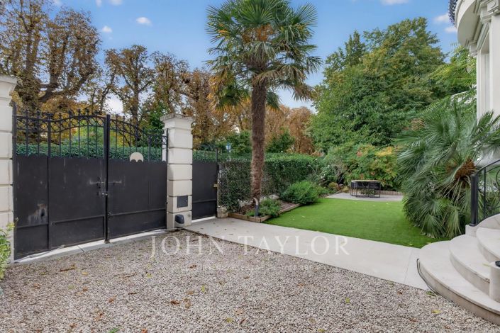 Image No.4-5 Bed Property for sale