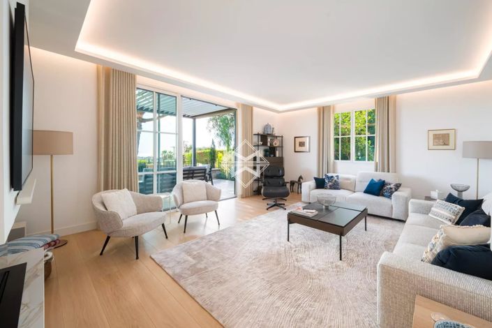 Image No.5-5 Bed House for sale