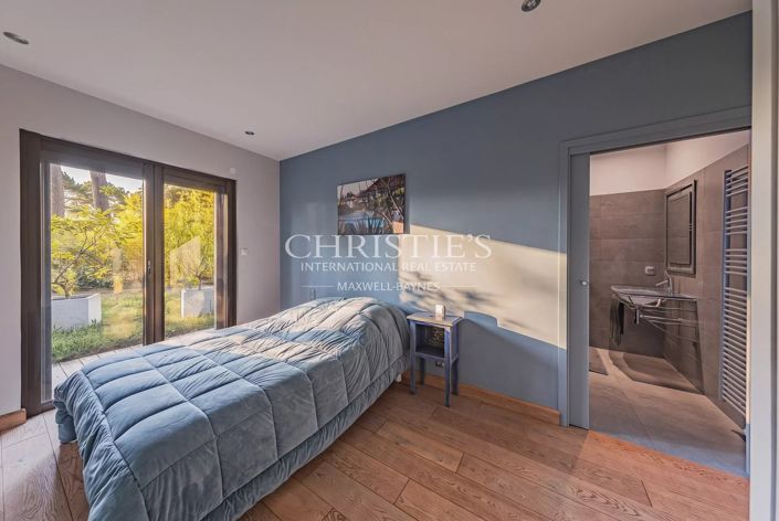 Image No.10-4 Bed House for sale