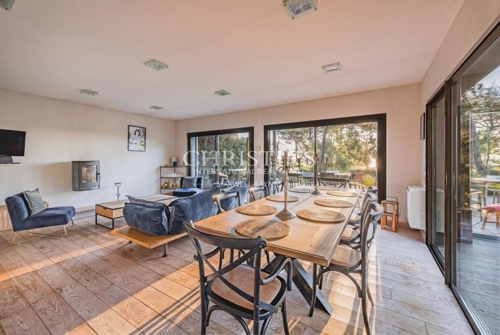 Image No.6-4 Bed House for sale