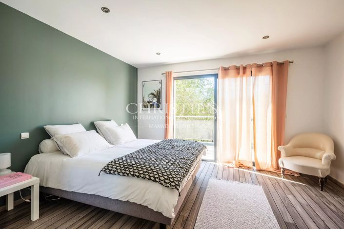 Image No.12-5 Bed House for sale
