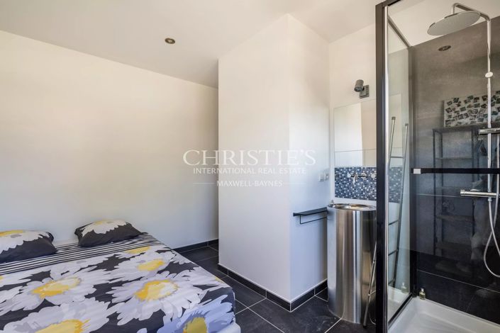 Image No.14-5 Bed House for sale