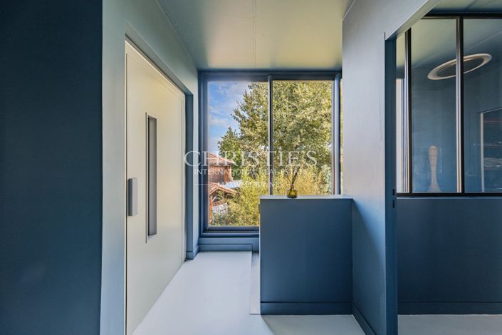 Image No.18-5 Bed House for sale