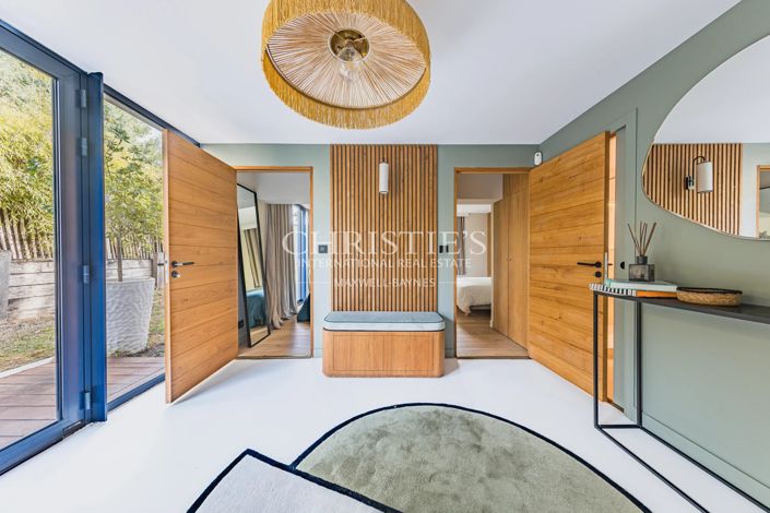 Image No.24-5 Bed House for sale