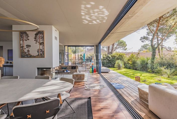 Image No.5-5 Bed House for sale