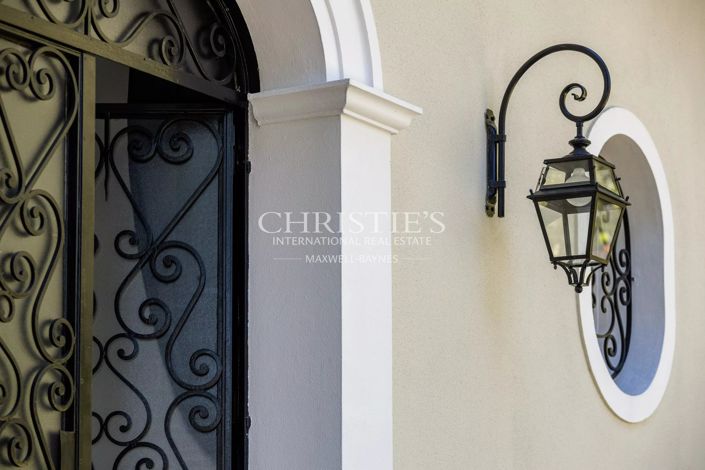 Image No.20-7 Bed House for sale