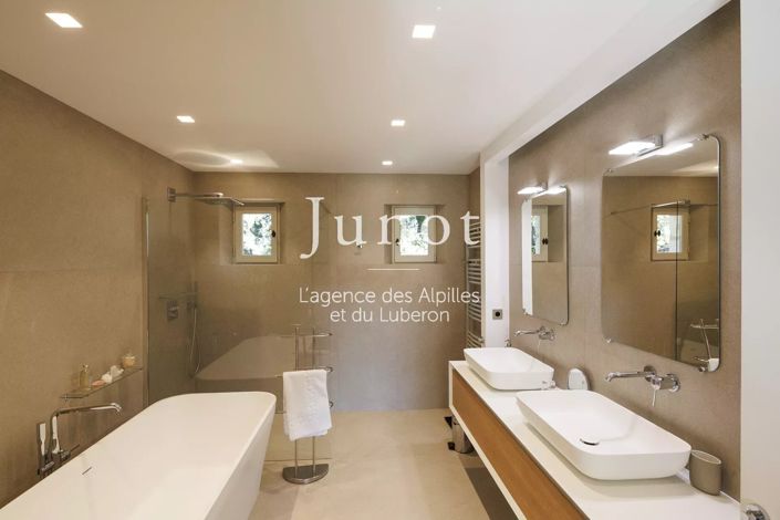 Image No.13-5 Bed House for sale
