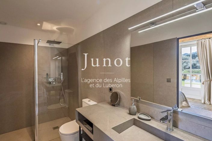 Image No.17-5 Bed House for sale