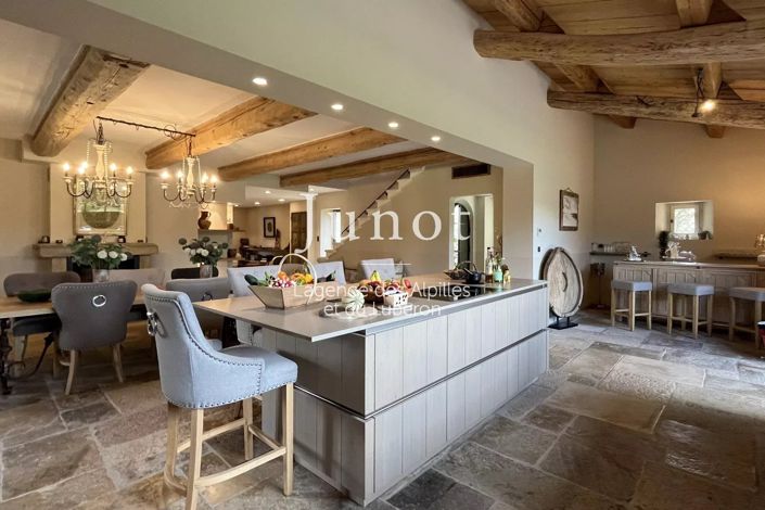 Image No.33-5 Bed House for sale