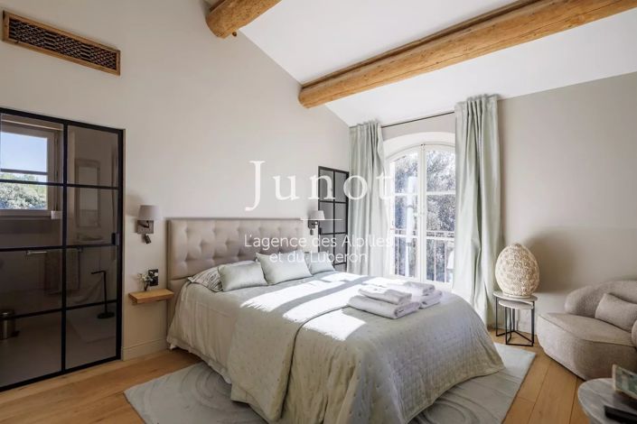 Image No.38-5 Bed House for sale