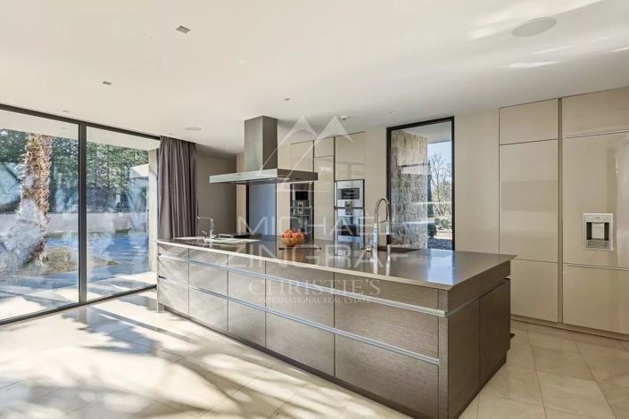 Image No.4-5 Bed House for sale