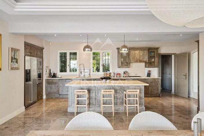 Image No.6-6 Bed House for sale