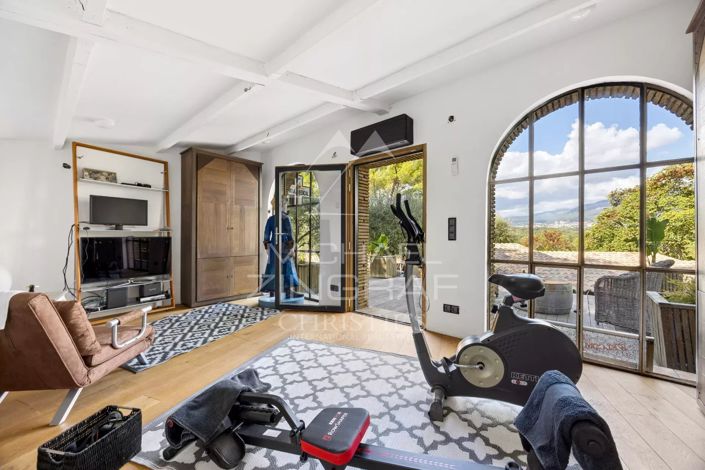 Image No.7-7 Bed House for sale