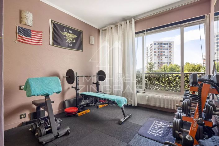 Image No.10-5 Bed Apartment for sale