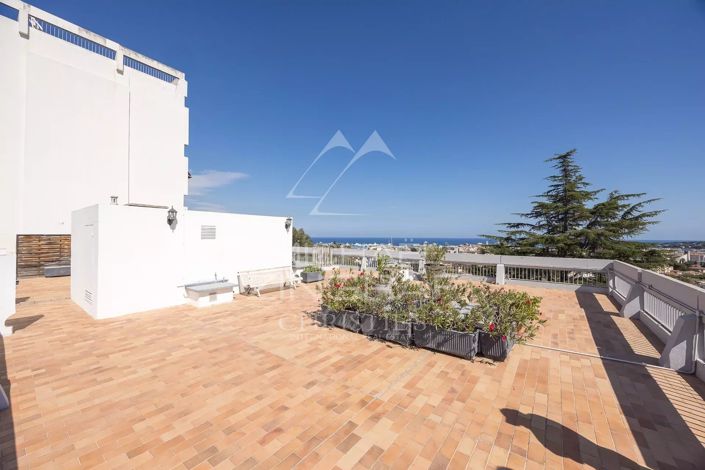 Image No.13-5 Bed Apartment for sale