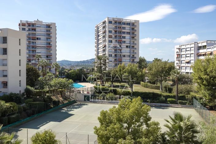 Image No.17-5 Bed Apartment for sale