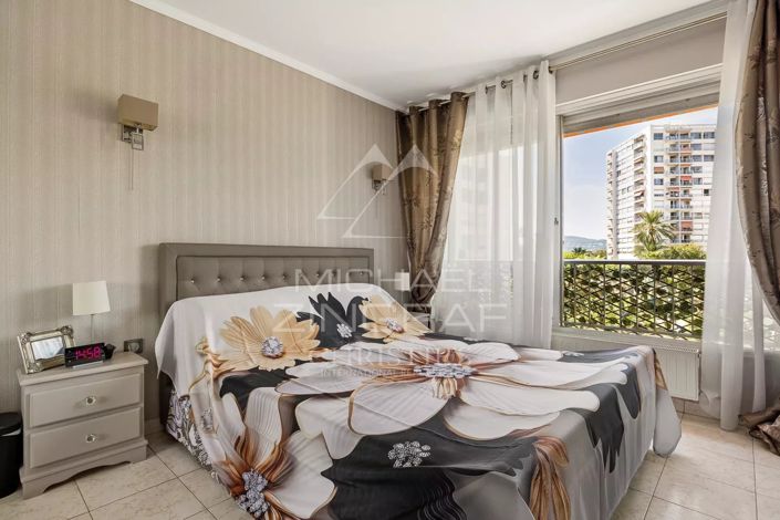 Image No.23-5 Bed Apartment for sale
