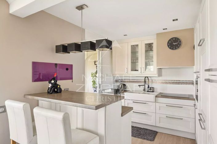 Image No.6-5 Bed Apartment for sale