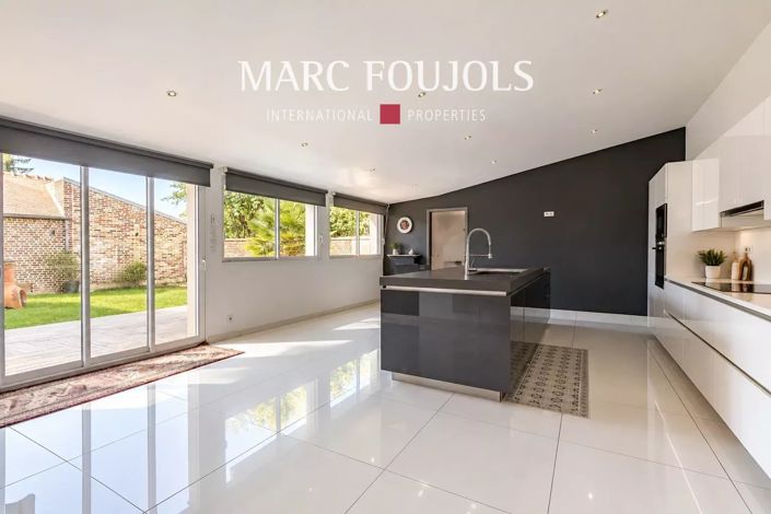 Image No.10-5 Bed House for sale