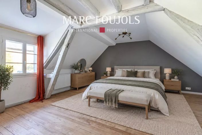 Image No.20-5 Bed House for sale